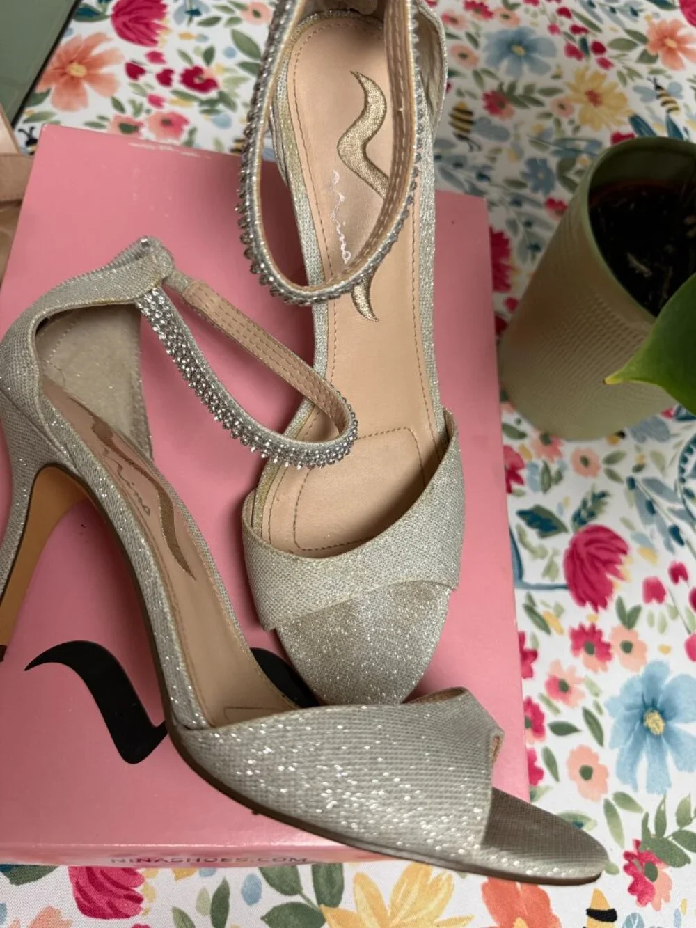 Nina Varetta Silver Bliss Rhinestone Ankle Strap Heels Size 7.5M Wedding Prom